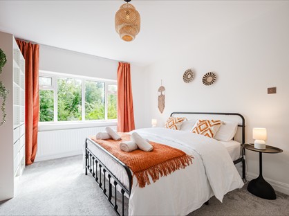 4 Bed Semi-Detached House, Manchester, M25