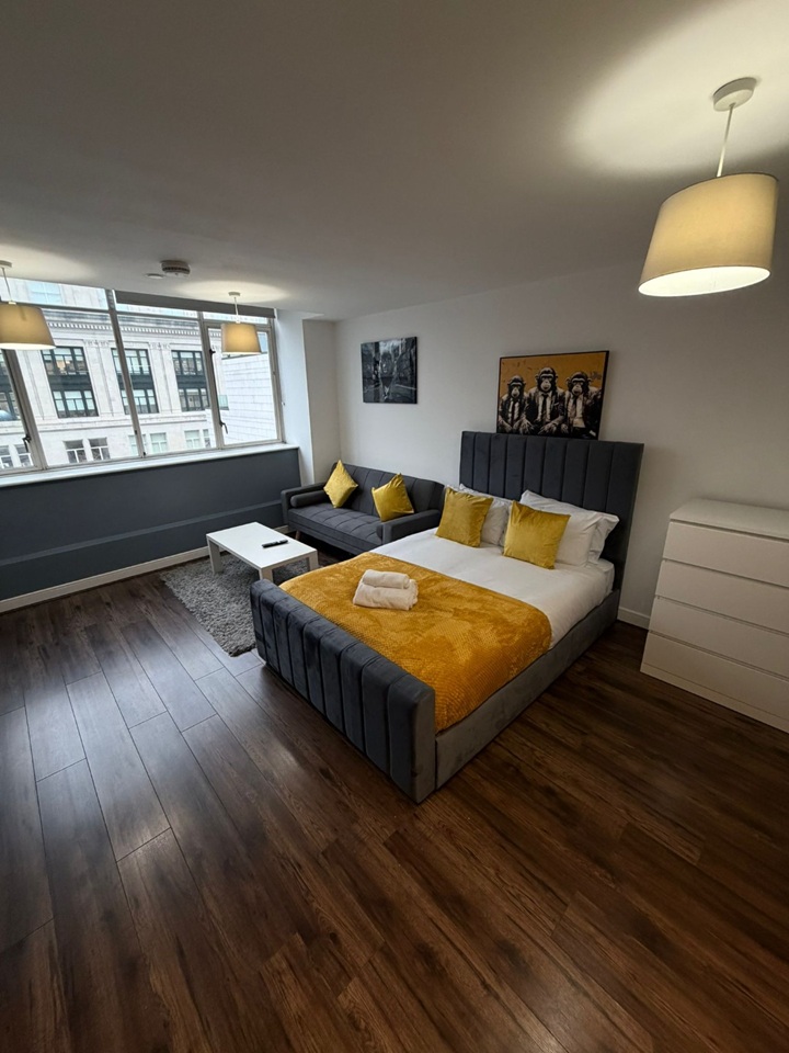 Studio Flat, The Strand, L2, N1 7GU