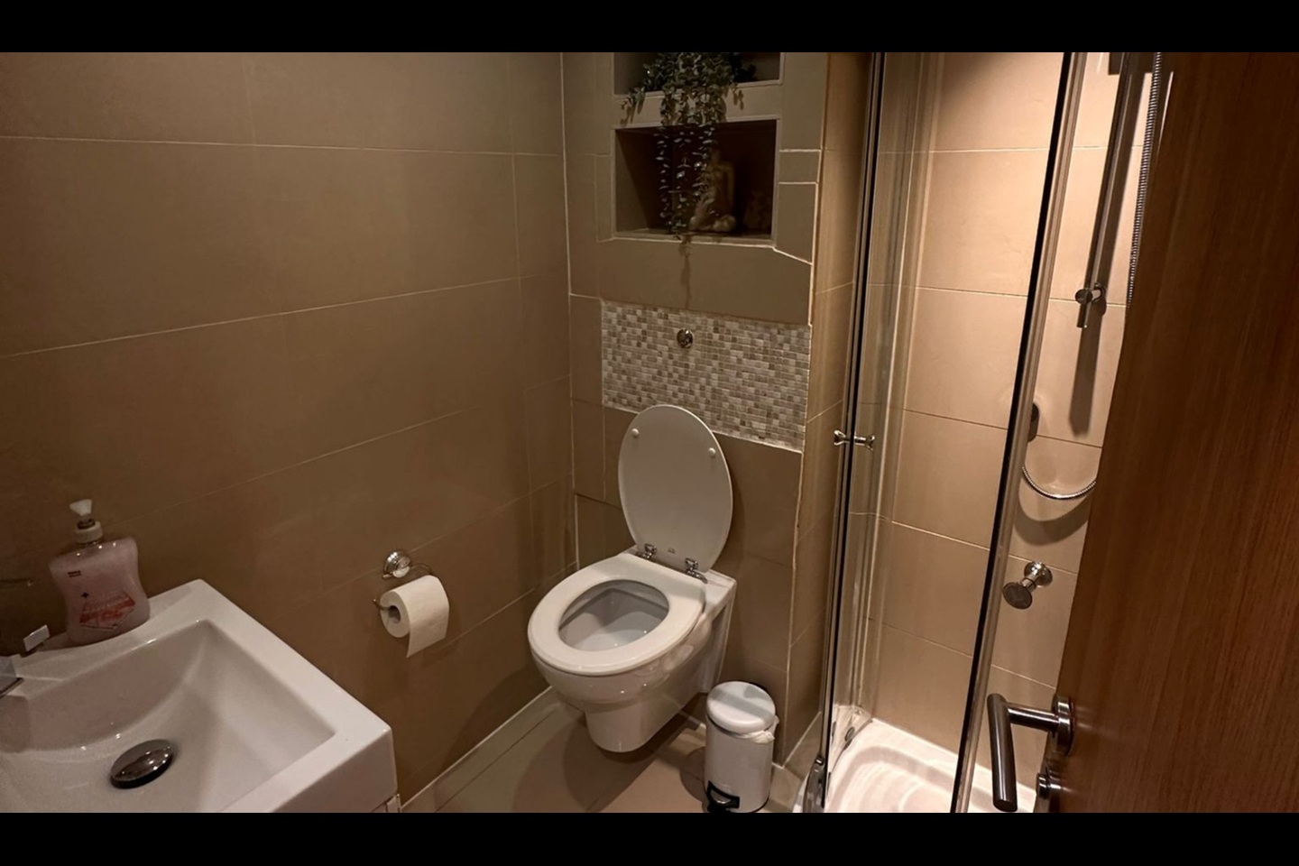 Additional image 11 of 2 Bed Flat, Victoria Street, L1, N1 7GU