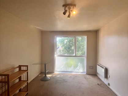 3 Bed Flat, Vicarage Farm Road, TW5