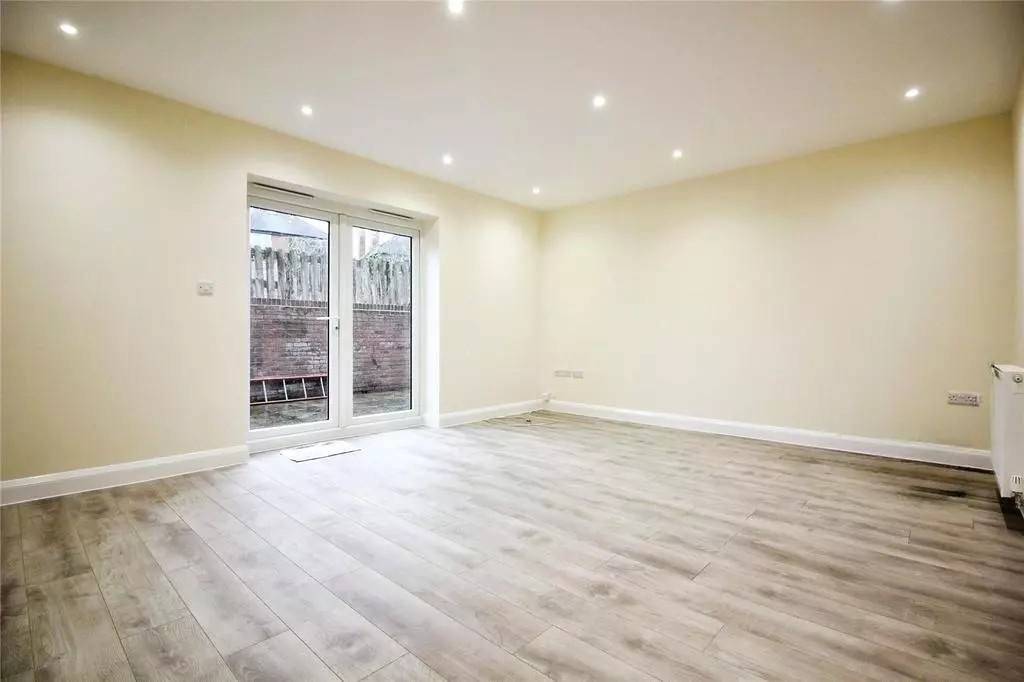 Tilehurst, Reading - 2 Bed Detached House, Sanctuary Close, RG30 - To ...