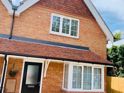 3 Bed End Terrace, Sandcross Lane, RH2