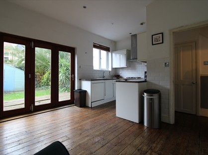 4 Bed Terraced House, Crowborough Road, SW17