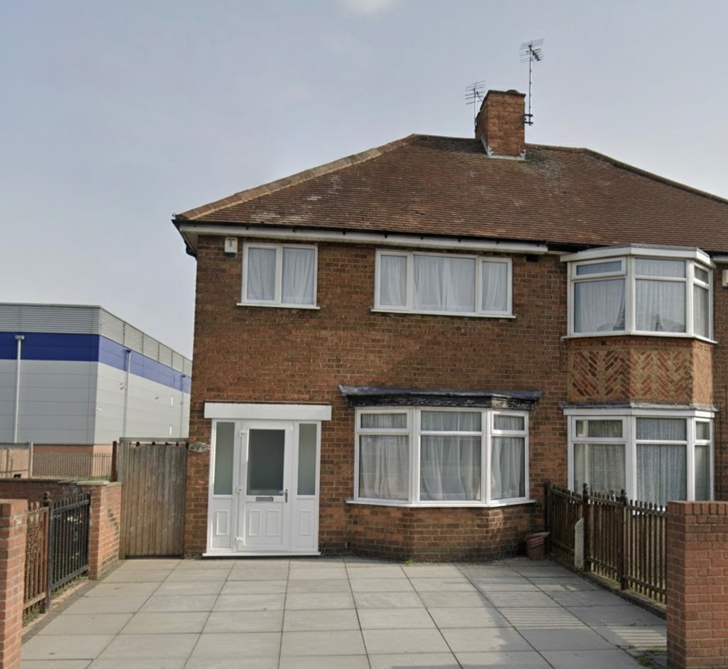 3 Bed End Terrace, Abbey Park Road, LE4, N1 7GU