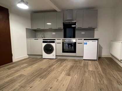 Studio Flat, Hedge Lane, N13