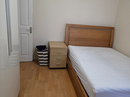 Room in a Shared Flat, Western Road, UB2