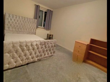 Room in a Shared House, Kesteven Close, IG6