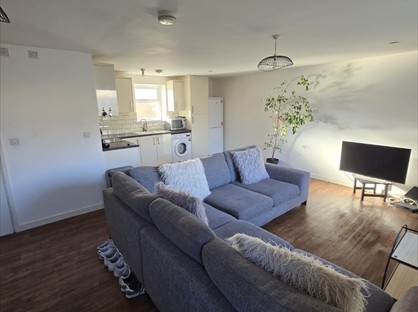 2 Bed Flat, Kathleen Court, PO12