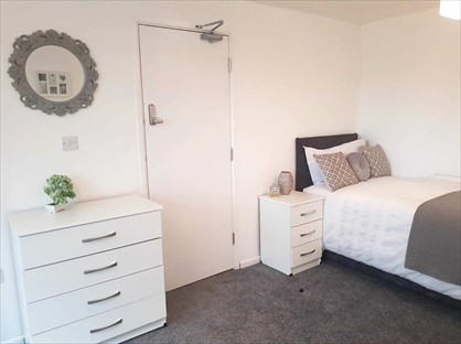 Room in a Shared House, Banners Walk, B44