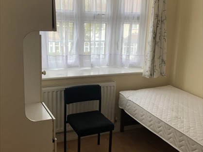Room in a Shared House, Longford Gardens, UB4