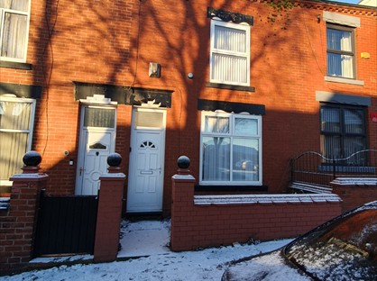 3 Bed Terraced House, Higher Wood Street, M24