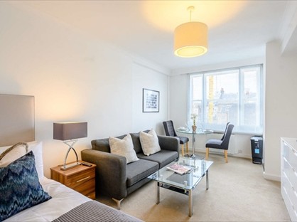 Studio Flat, Hill Street, W1J