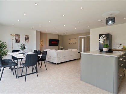 4 Bed Terraced House, Marsh View, ME9