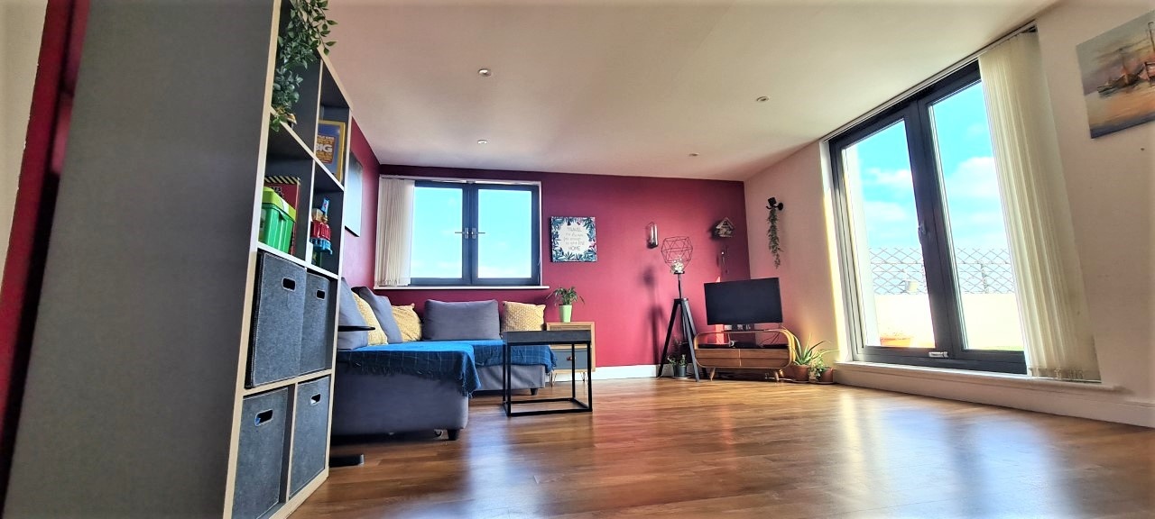 Ilford - 2 Bed Penthouse, Invito House, IG2 - To Rent Now for £1,950.00 p/m