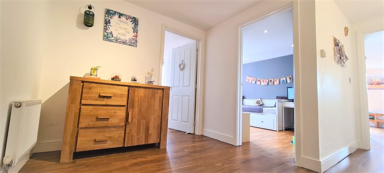 Ilford - 2 Bed Penthouse, Invito House, IG2 - To Rent Now for £1,950.00 p/m