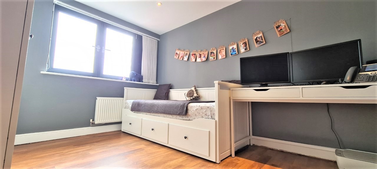 Ilford - 2 Bed Penthouse, Invito House, IG2 - To Rent Now for £1,950.00 p/m