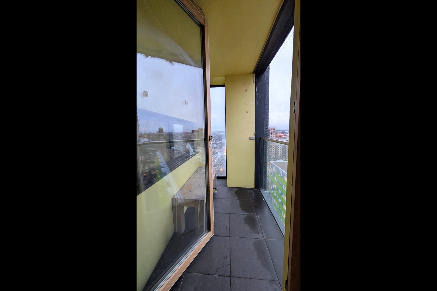 Barking - 2 Bed Flat, Lemonade Building, IG11 - To Rent Now for £1,700. ...