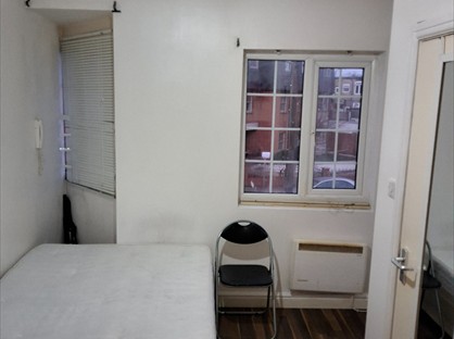 Studio Flat, Heather Gardens, NW11