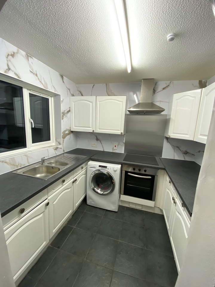 2 Bed Terraced House, Corfield Street, E2 photo 3