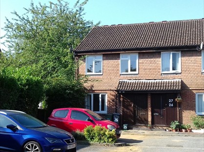 1 Bed Maisonette, Elder Close, GU4