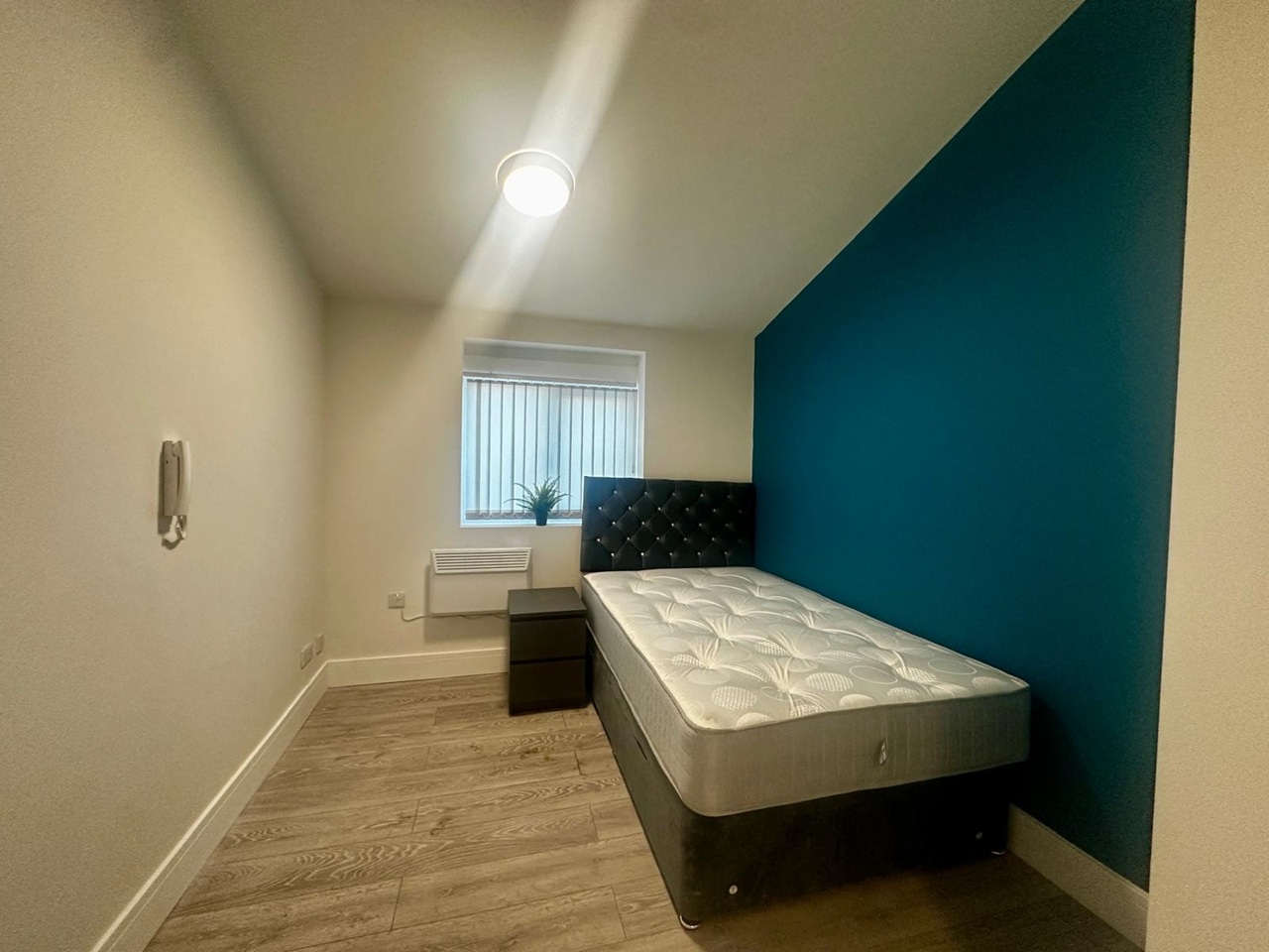 Studio Flat, Wyken Avenue, CV2, N1 7GU