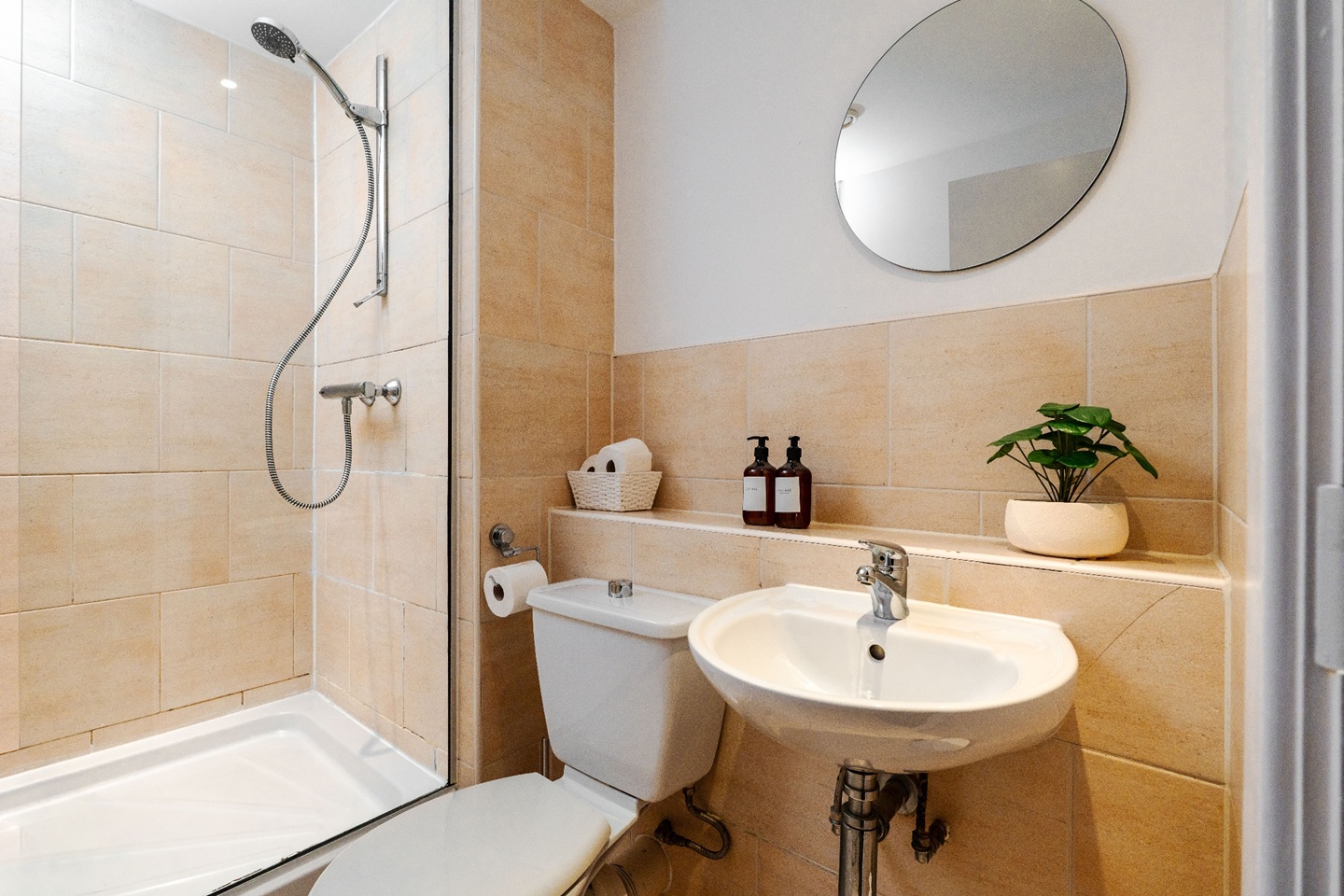 Additional image 44 of 2 Bed Flat, Oldham Place, L1, N1 7GU