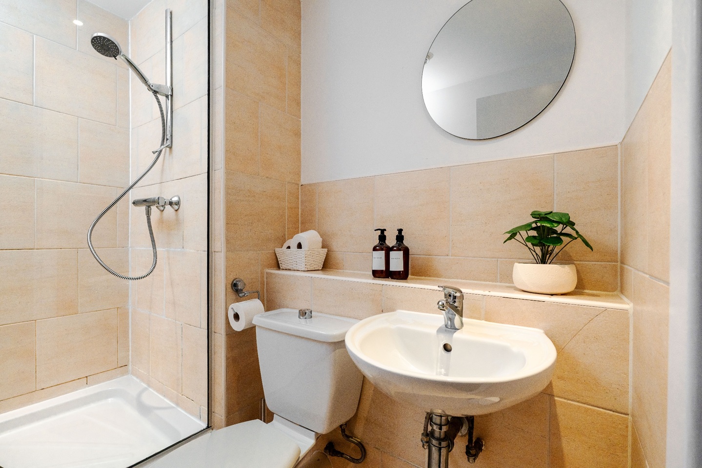 Additional image 45 of 2 Bed Flat, Oldham Place, L1, N1 7GU