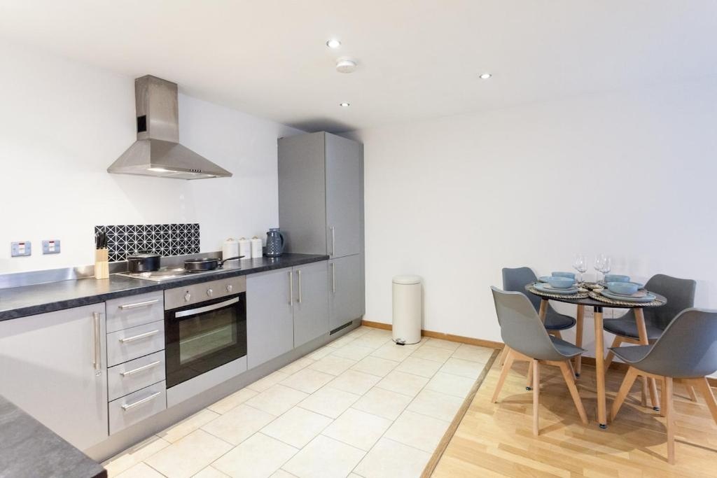 Additional image 19 of 2 Bed Flat, Oldham Place, L1, N1 7GU