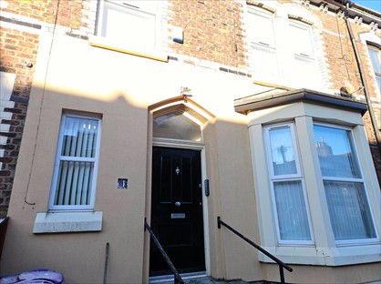 2 Bed Flat, Kremlin Drive, L13