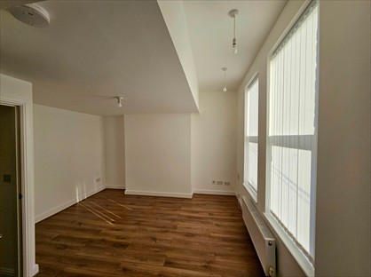 2 Bed Flat, Kremlin Drive, L13