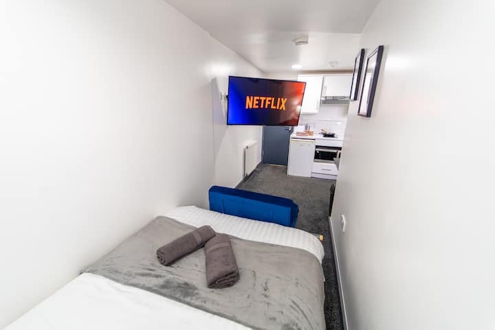 Studio Flat, Birmingham, B29 photo 3