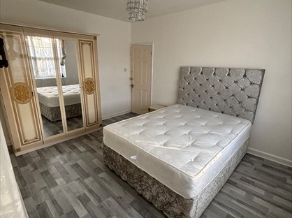 Room in a Shared House, The Roundway, N17