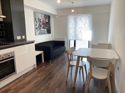 1 Bed Flat, Fabrick Square, B12
