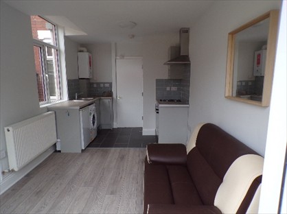 1 Bed Flat, Kingsland Avenue, CV5