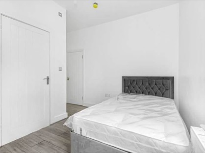 Room in a Shared House, Crusoe Road, CR4