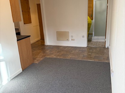 1 Bed Flat, Commercial Street, NP11