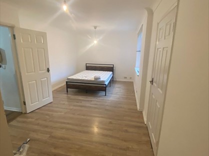 2 Bed Flat, Somerset Road, EN5