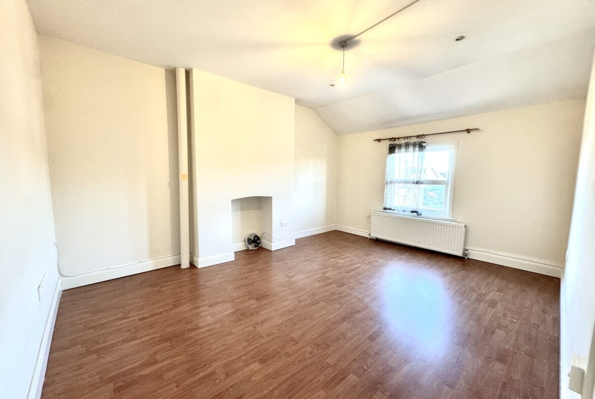 London - 2 Bed Flat, London, NW2 - To Rent Now for £1,733.33 p/m