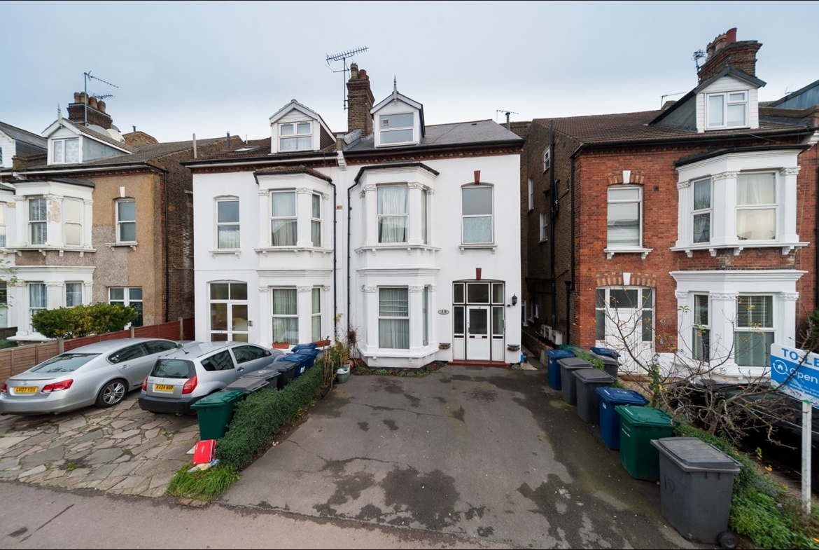 London - 2 Bed Flat, London, NW2 - To Rent Now for £1,733.33 p/m