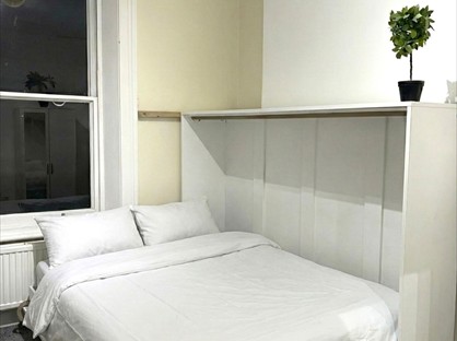 Studio Flat, Castletown Road, W14