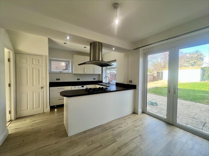 3 Bed Semi-Detached House, Alandale Drive, LS25