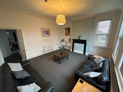 3 Bed Flat, Otley Road, LS16