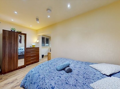 Studio Flat, London, NW2