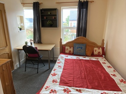 Room in a Shared House, Bishops Road, RG6