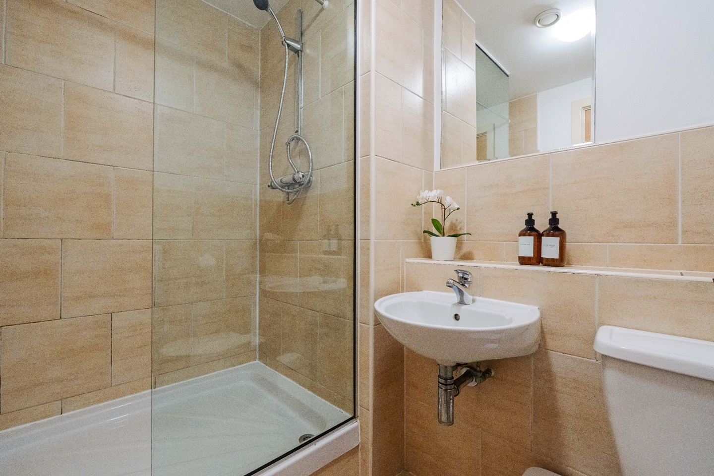 Additional image 25 of 2 Bed Flat, Oldham Place, L1, N1 7GU