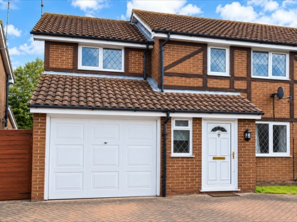 3 Bed Semi-Detached House, Littington Close, RG6