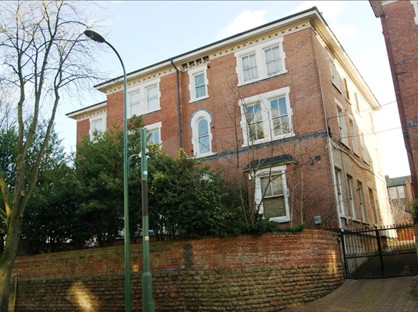 1 Bed Flat, Forest Road West, NG7
