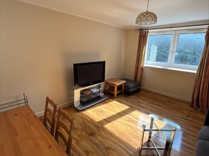 2 Bed Flat, Short Loanings, AB25