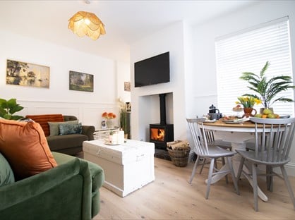 3 Bed Detached House, Queen's Walk, PE9