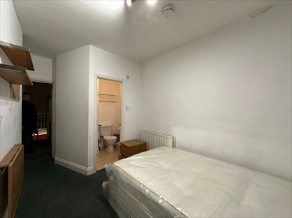 Room in a Shared House, Bush Road, SE8